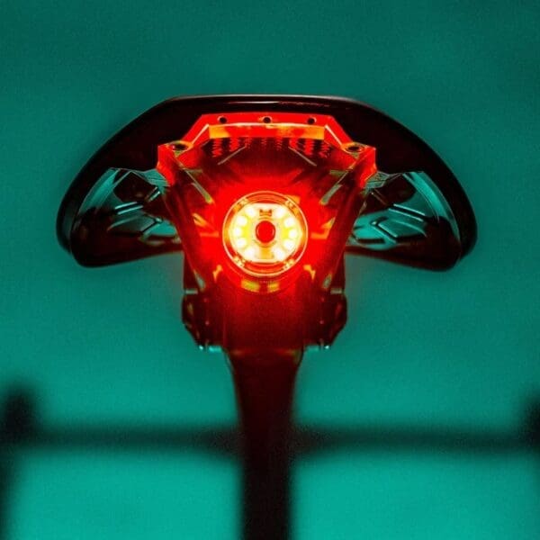 Lampara Trasera Lezyne SADDLE Ai Alert 250 Lumens-thumbmail-4