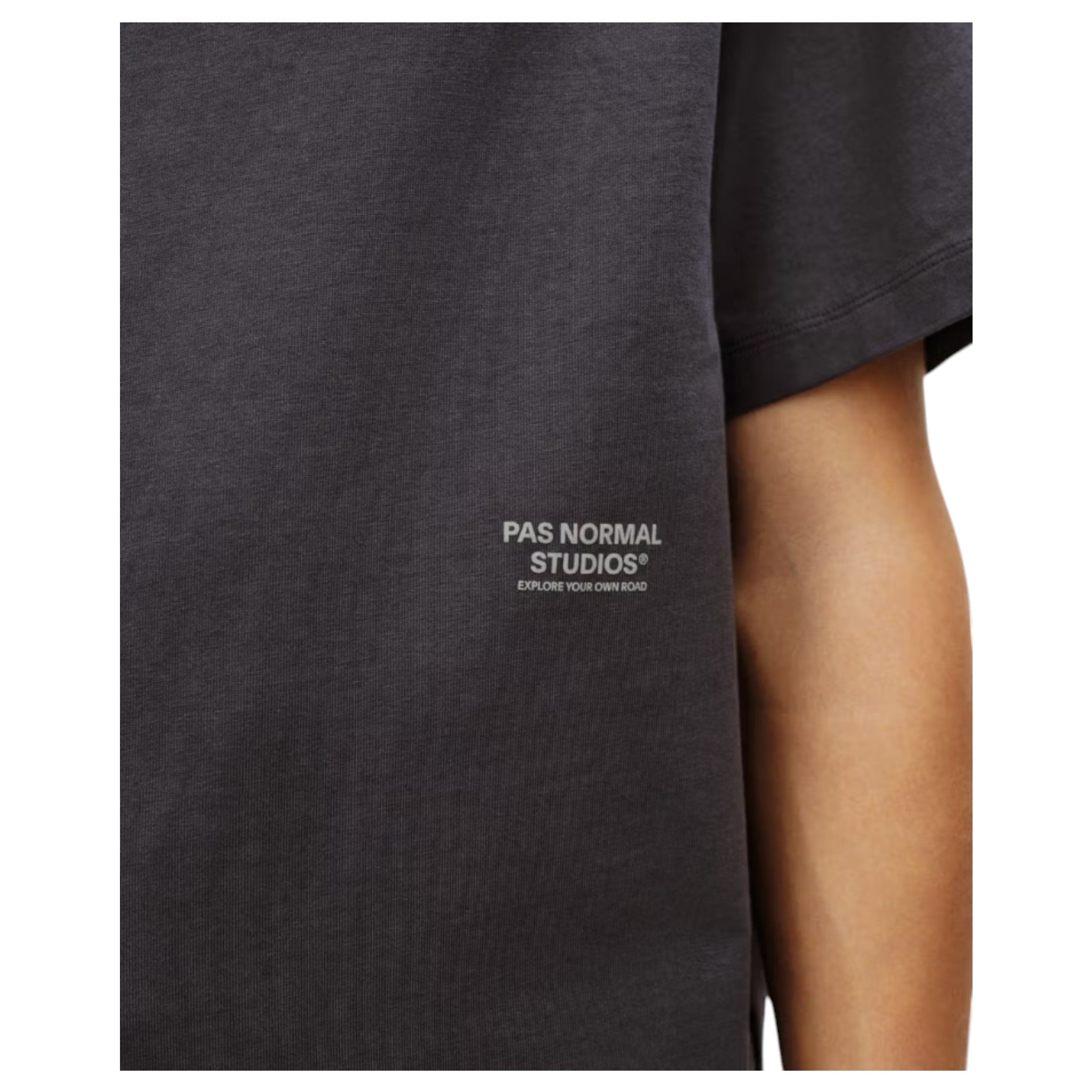 Playera Pas Normal Studios Off Race Unisex | Collection 26-thumbmail-7